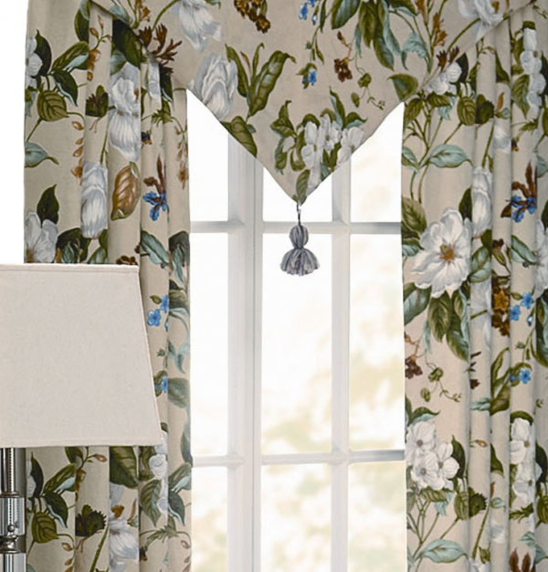 Kain gorden tebal dengan aksen tassel